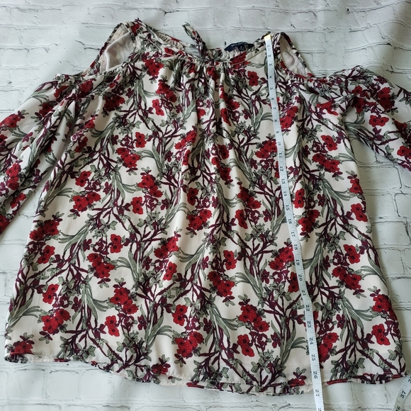 3 for 30$🔥Max Edition Floral Cold Shoulder tunic - Picture 9 of 15